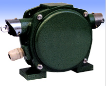 XYG2-D12-S 兩開兩閉雙向拉繩開關KBW-220L礦用往復式拉繩開關 XYG2-D12-S 兩開兩閉雙向拉繩開關KBW-220L礦用往復式拉繩開關